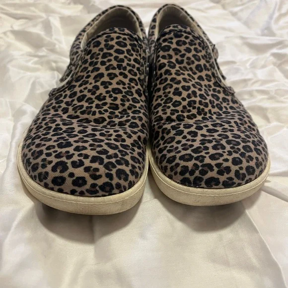 XeroShoes Leopard Canvas Slip-Ons - Picture 7 of 7